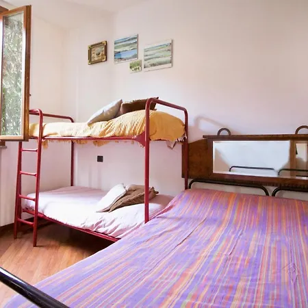 Monate Sleeps 4 Pool Air Con