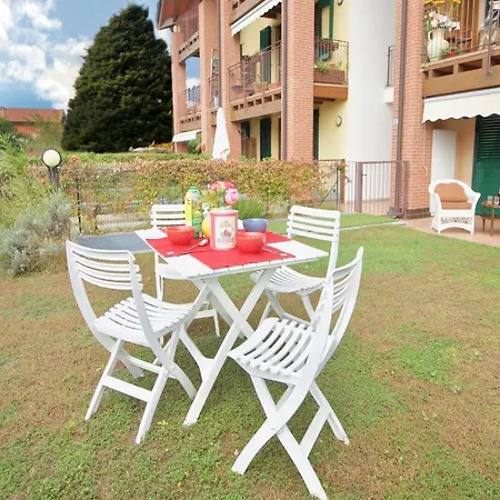 Monate Sleeps 4 Pool Air Con Διαμέρισμα Travedona