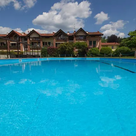 Monate Sleeps 4 Pool Air Con Διαμέρισμα Travedona